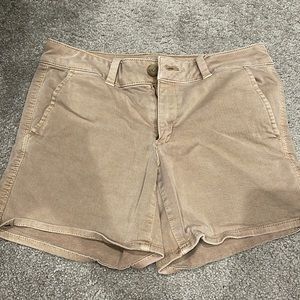 Kaki shorts